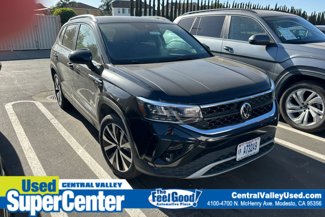 Certified 2024 Volkswagen Taos SE image 1