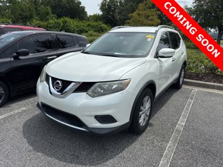 Used 2015 Nissan Rogue SV image 1