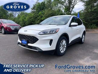 Used 2020 Ford Escape SE image 1
