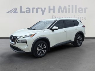 Used 2021 Nissan Rogue SV image 1