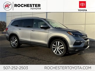 Used 2017 Honda Pilot Elite image 1