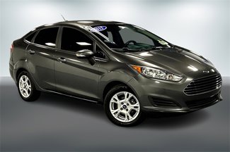 Used 2015 Ford Fiesta SE image 1