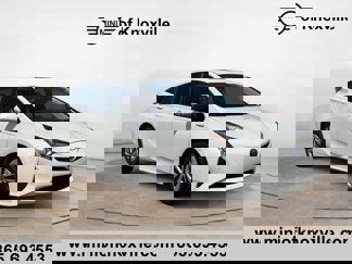 Used 2018 Toyota Prius Three image 1