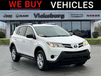 Used 2015 Toyota RAV4 LE image 1