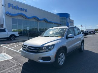 Used 2015 Volkswagen Tiguan S image 1