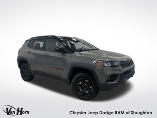 Used 2023 Jeep Compass Trailhawk image 1