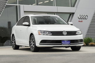 Used 2017 Volkswagen Jetta SE image 1