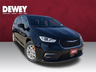 New 2025 Chrysler Pacifica Select w/ Uconnect Theater Family Group image 1