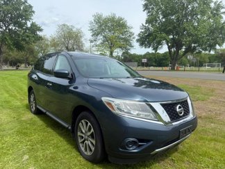 Used 2014 Nissan Pathfinder S image 1