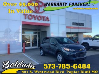 Used 2022 Chevrolet Trax LS w/ Tint and Cruise Package image 1