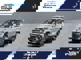 New 2025 Volkswagen Taos SE image 1