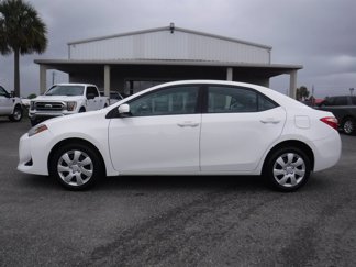 Used 2017 Toyota Corolla LE image 1