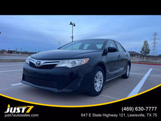 Used 2012 Toyota Camry LE image 1