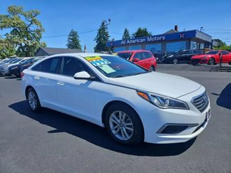 Used 2016 Hyundai Sonata SE image 1