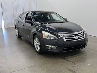 Used 2015 Nissan Altima 2.5 SV image 1