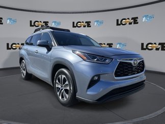 Used 2022 Toyota Highlander XLE image 1