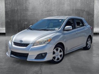 Used 2010 Toyota Matrix image 1