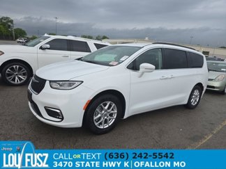 Used 2022 Chrysler Pacifica Touring-L image 1