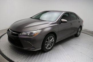 Used 2017 Toyota Camry SE image 1