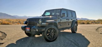 Used 2023 Jeep Wrangler Unlimited w/ Cold Weather Group image 1