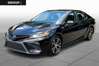 Used 2018 Toyota Camry SE image 1