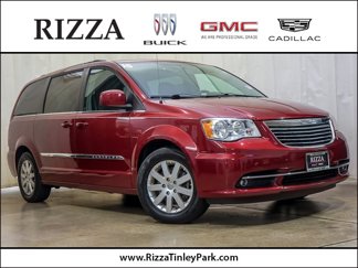 Used 2015 Chrysler Town & Country Touring image 1