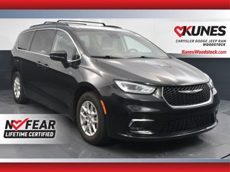 Used 2022 Chrysler Pacifica Touring-L image 1