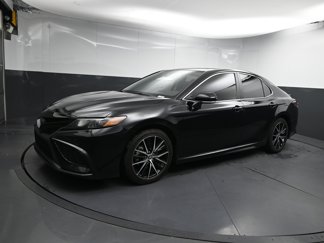 Used 2022 Toyota Camry SE image 1