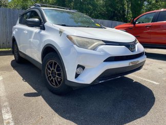 Used 2017 Toyota RAV4 LE image 1