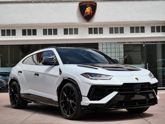 Used 2024 Lamborghini Urus S image 1