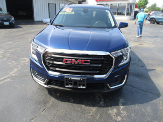 Used 2023 GMC Terrain SLE w/ Driver Convenience Package image 1