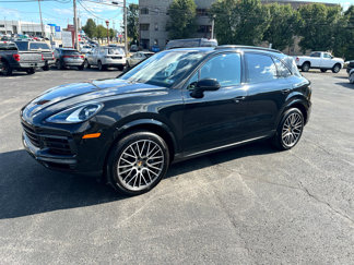 Used 2023 Porsche Cayenne Platinum Edition image 1