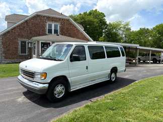 Used 1995 Ford E-350 and Econoline 350 Club Wagon image 1