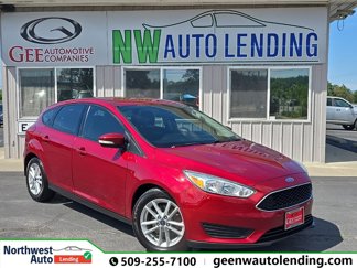 Used 2017 Ford Focus SE w/ Cold Weather Package image 1
