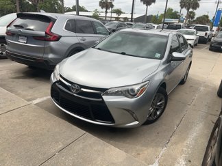 Used 2016 Toyota Camry SE image 1