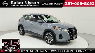 Used 2024 Nissan Kicks SV image 1
