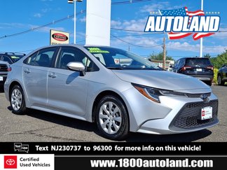 Certified 2022 Toyota Corolla LE image 1