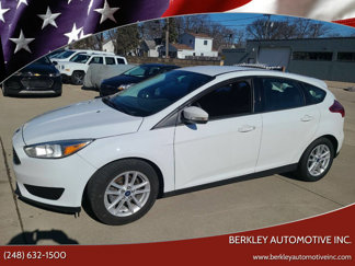 Used 2017 Ford Focus SE image 1