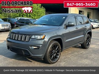 Used 2017 Jeep Grand Cherokee Altitude image 1