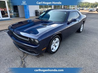 Used 2014 Dodge Challenger SXT image 1