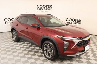 Used 2025 Chevrolet Trax LT w/ Driver Confidence Package image 1