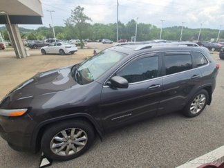 Certified 2017 Jeep Cherokee Limited image 1