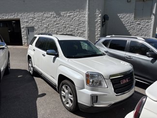 Used 2017 GMC Terrain SLE w/ Chrome Edition image 1
