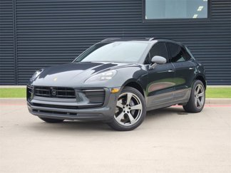 Used 2024 Porsche Macan image 1