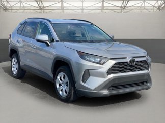 Used 2019 Toyota RAV4 LE image 1