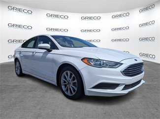 Used 2017 Ford Fusion SE image 1