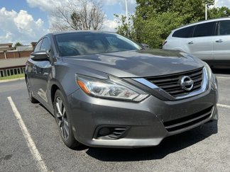 Used 2017 Nissan Altima 2.5 SV image 1