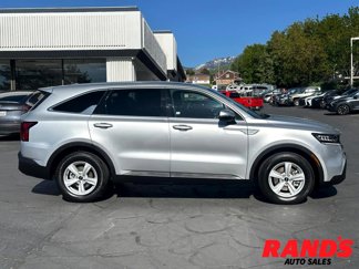 Used 2022 Kia Sorento LX image 1