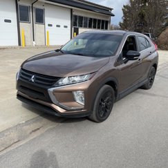 Used 2020 Mitsubishi Eclipse Cross LE image 1