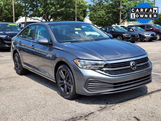 Certified 2024 Volkswagen Jetta SE w/ Panoramic Sunroof Package image 1